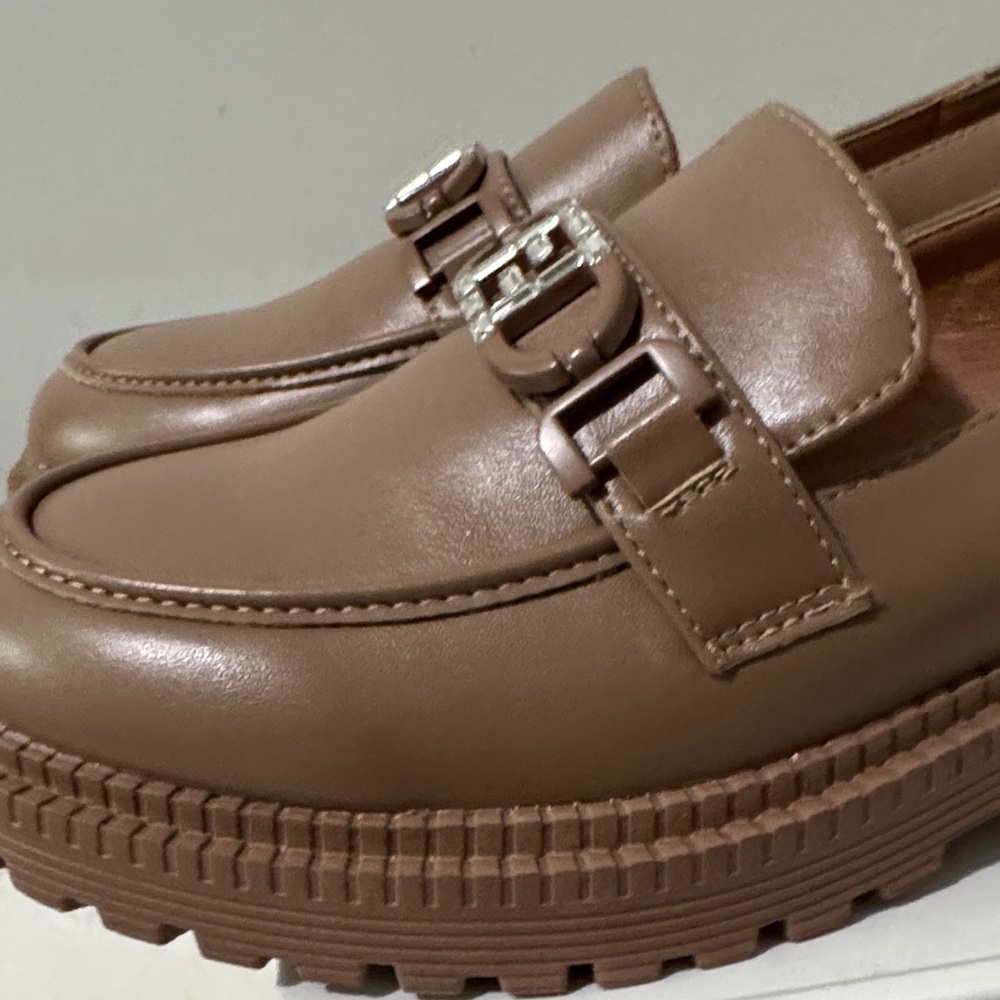 Stylish Brown Loafers with Silver Detail - Picture 4 of 4